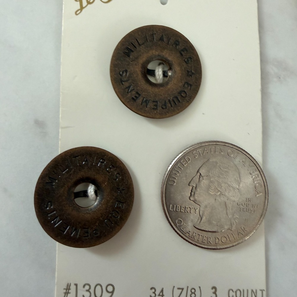 9 Vintage Militaires Equipment Buttons Le Chic Thin Brass Approx 5/8" Wide - Picture 5 of 6